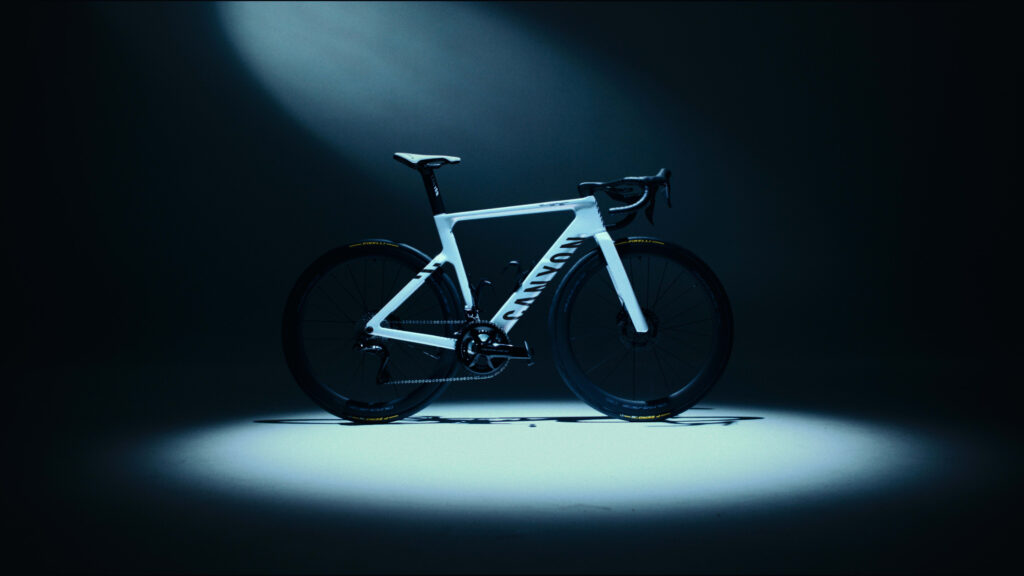 Canyon lancerer ny Endurance CFR 6 665117 2026 BRA Endurace CFR Documentary Main Film Les Amis x ALL 34 e6eba2 original 1775215538